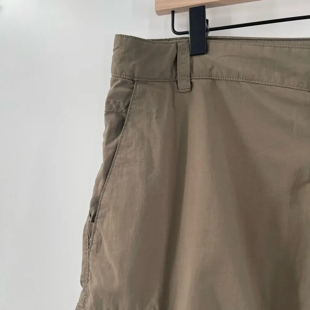 THE NORTH FACE Shorts Size 36 Green Athletic Hiking Outdoor Lightweight Pockets